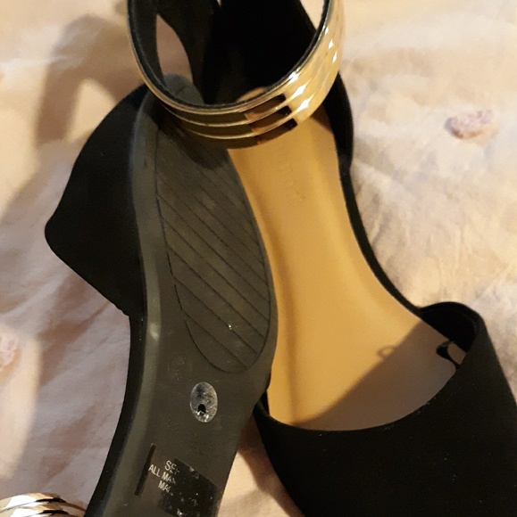 Sandals - Picture 2 of 2